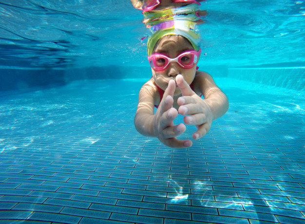 Agua mas cristalina en piscina